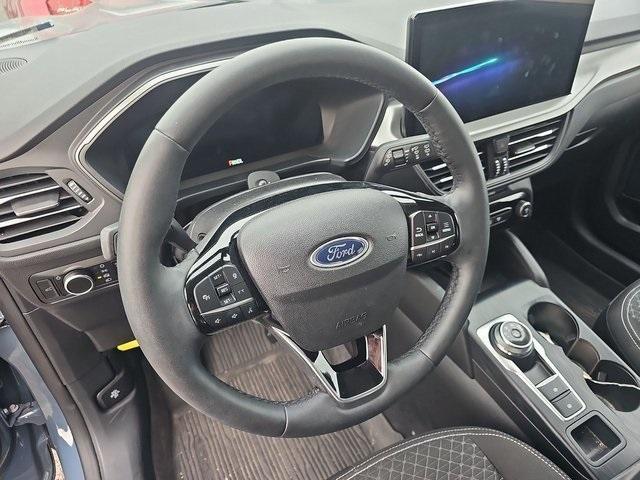 used 2023 Ford Escape car, priced at $28,900