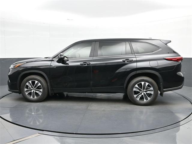 used 2023 Toyota Highlander car, priced at $37,598