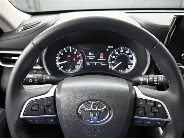used 2023 Toyota Highlander car, priced at $37,598