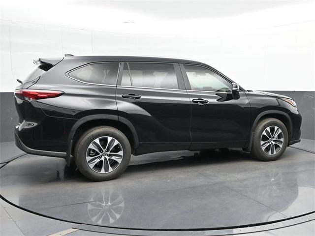 used 2023 Toyota Highlander car, priced at $37,598