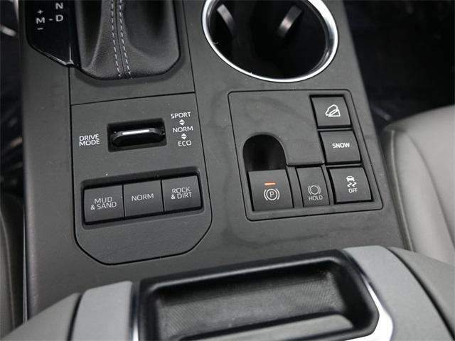 used 2023 Toyota Highlander car, priced at $37,598