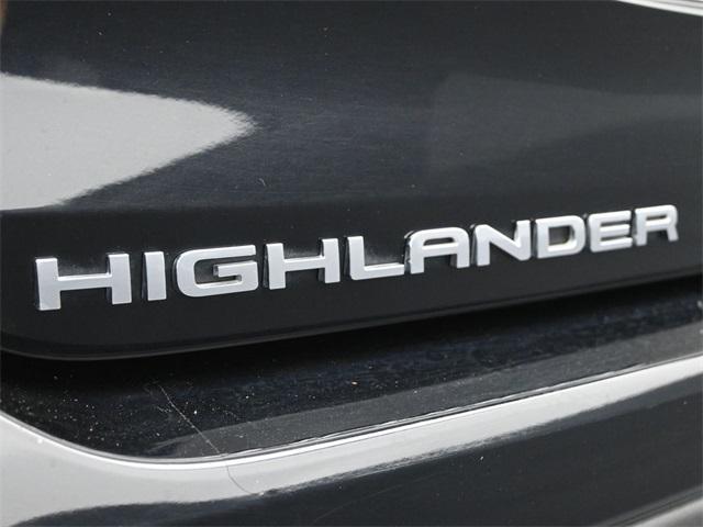 used 2023 Toyota Highlander car, priced at $37,598