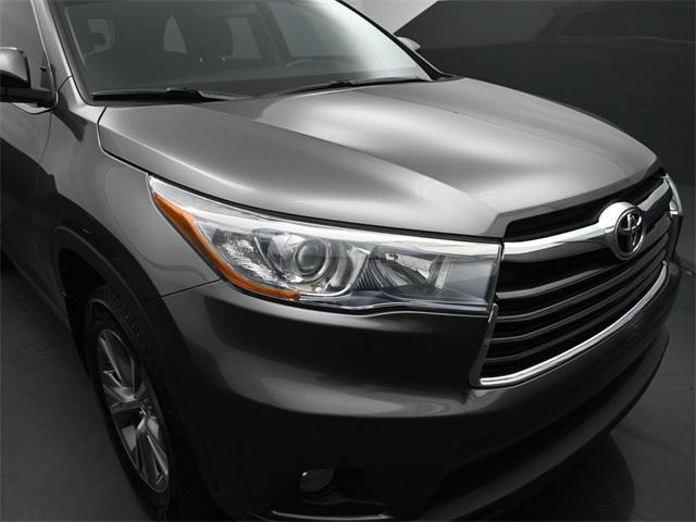 used 2015 Toyota Highlander car, priced at $16,998