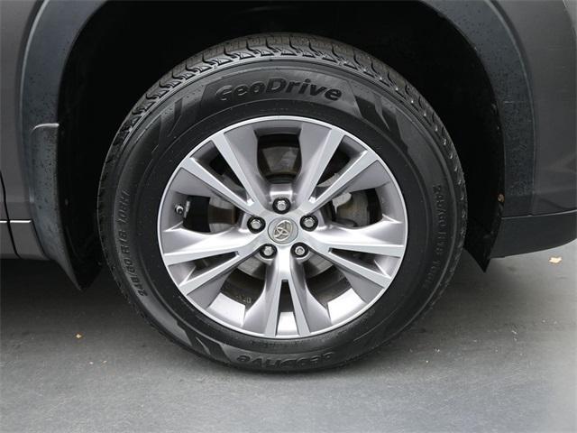 used 2015 Toyota Highlander car, priced at $16,998