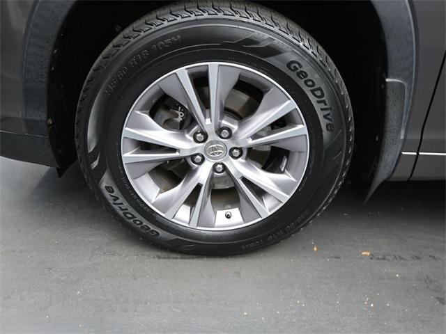 used 2015 Toyota Highlander car, priced at $16,998