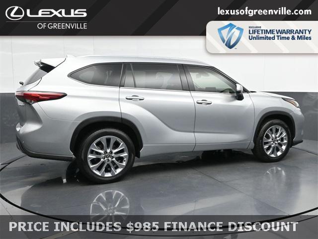 used 2022 Toyota Highlander Hybrid car, priced at $37,998