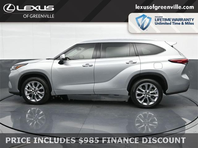 used 2022 Toyota Highlander Hybrid car, priced at $37,998