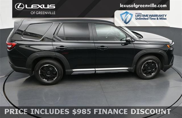 used 2025 Honda Pilot car, priced at $42,998