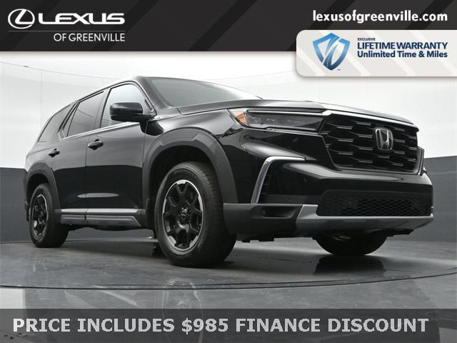 used 2025 Honda Pilot car, priced at $42,998