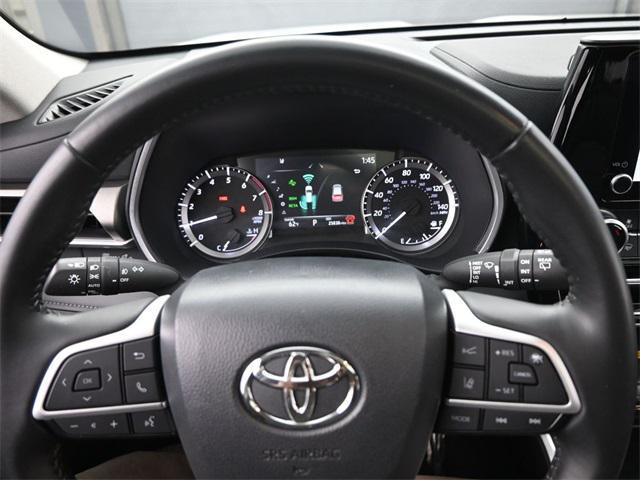 used 2024 Toyota Highlander car, priced at $40,998