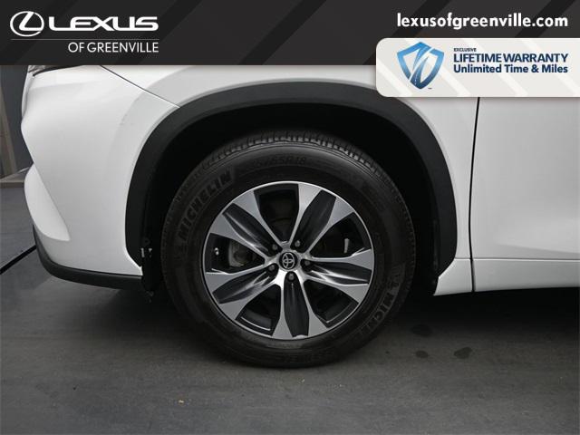 used 2024 Toyota Highlander car, priced at $37,998