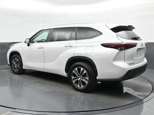 used 2024 Toyota Highlander car, priced at $40,998