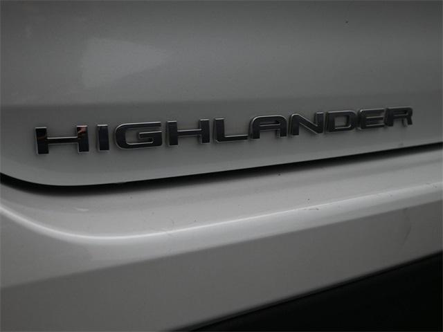 used 2024 Toyota Highlander car, priced at $40,998