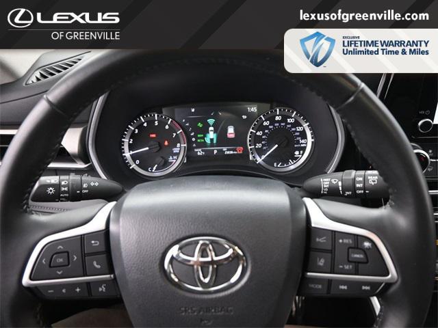 used 2024 Toyota Highlander car, priced at $37,998
