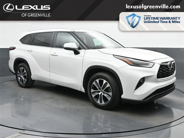 used 2024 Toyota Highlander car, priced at $37,998
