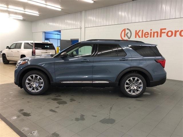 new 2025 Ford Explorer car