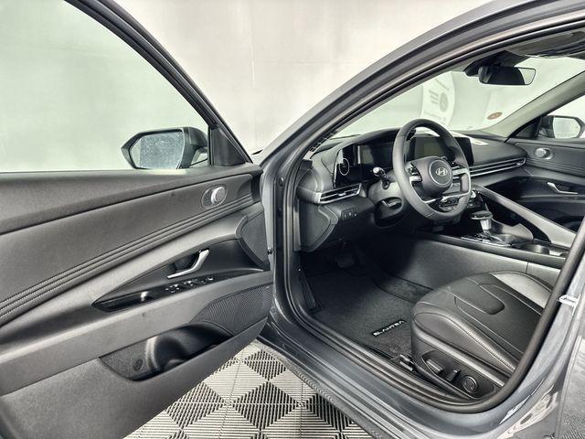 new 2025 Hyundai ELANTRA HEV car, priced at $25,789