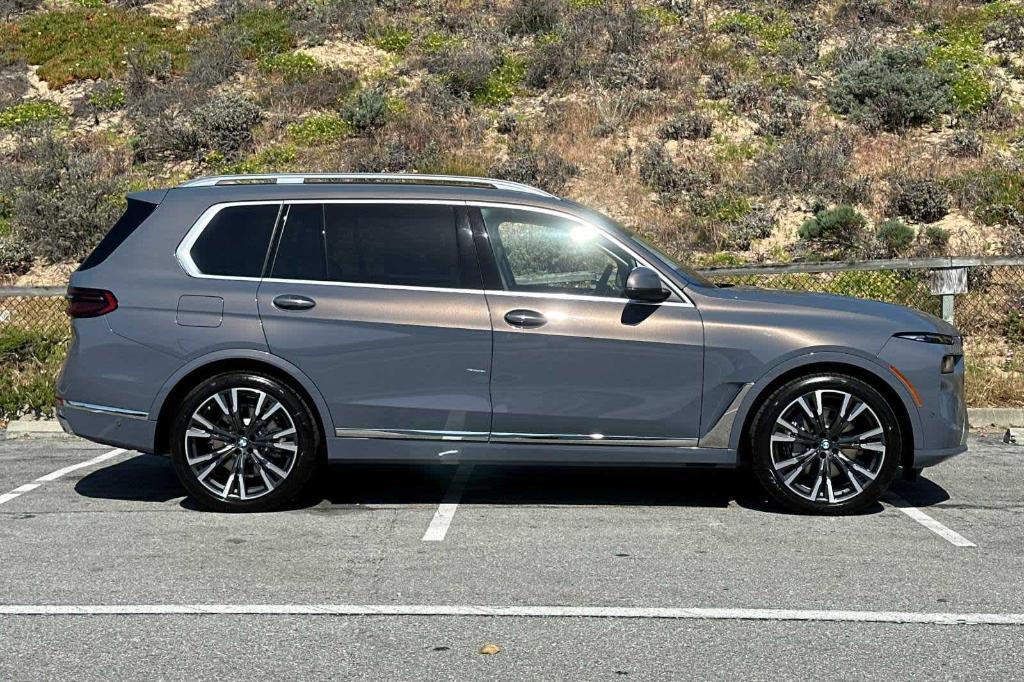 new 2025 BMW X7 car, priced at $90,010