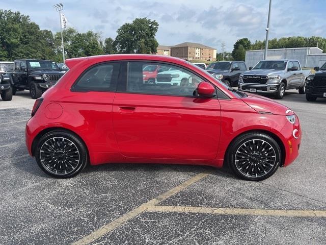 new 2024 FIAT 500e car, priced at $30,000