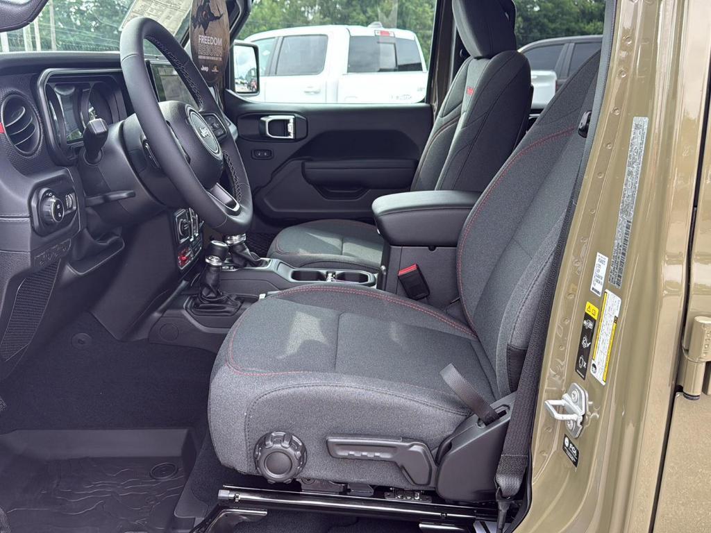 new 2025 Jeep Gladiator car, priced at $54,100