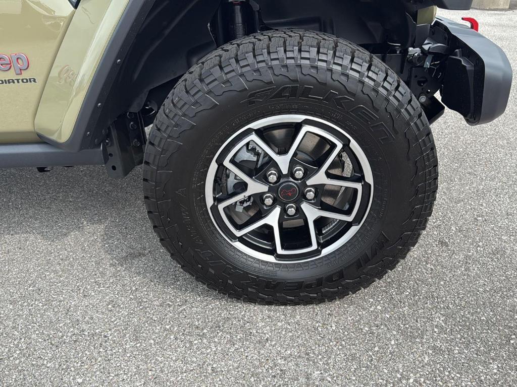 new 2025 Jeep Gladiator car, priced at $54,100