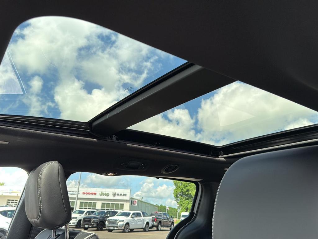 new 2025 Chrysler Pacifica car, priced at $49,191