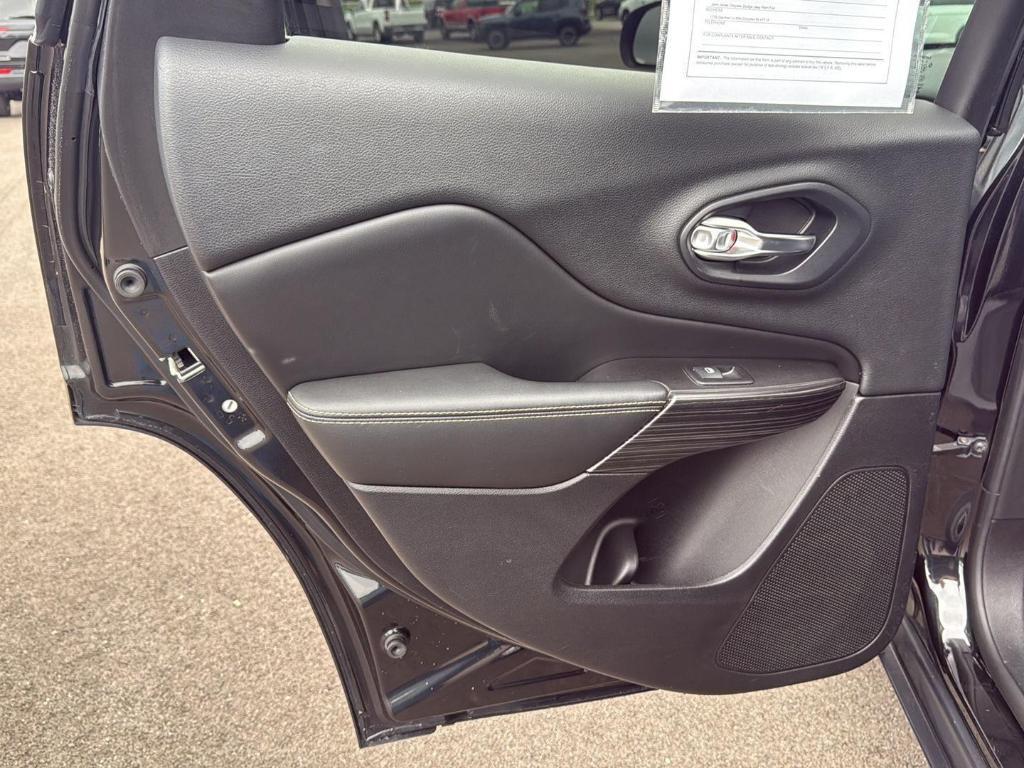 used 2014 Jeep Cherokee car, priced at $6,700