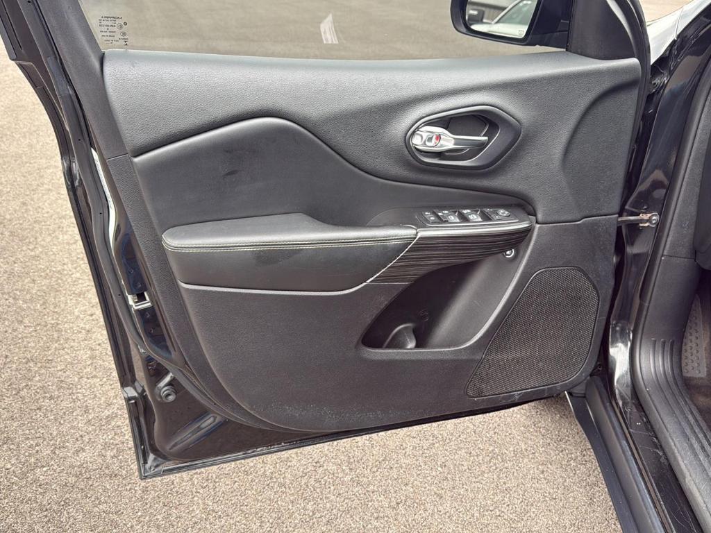used 2014 Jeep Cherokee car, priced at $6,700