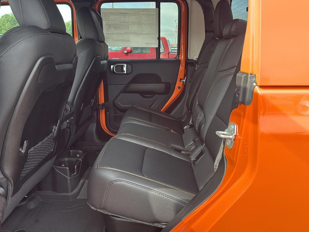 new 2025 Jeep Gladiator car, priced at $47,400