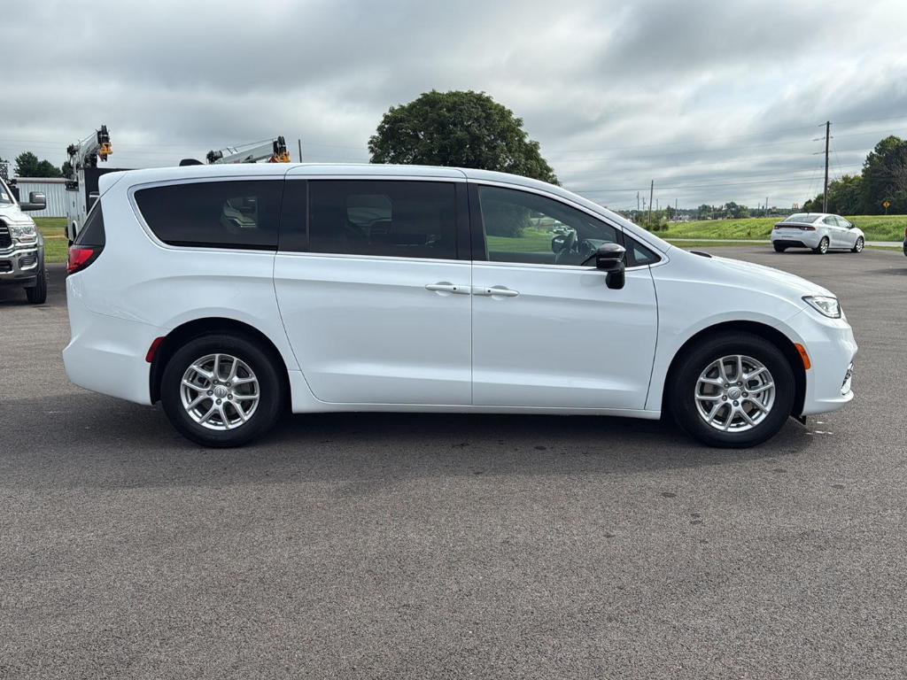 new 2026 Chrysler Pacifica car, priced at $42,960