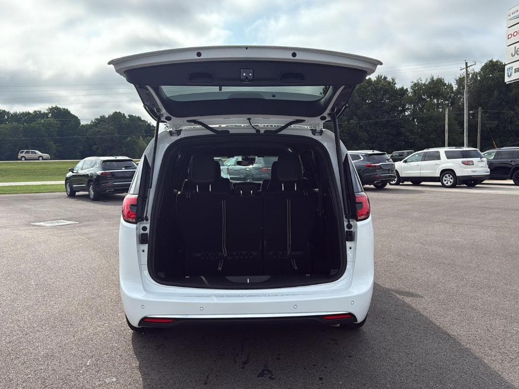 new 2026 Chrysler Pacifica car, priced at $42,960