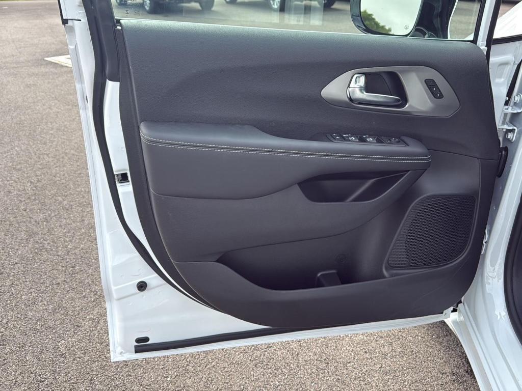 new 2026 Chrysler Pacifica car, priced at $42,960