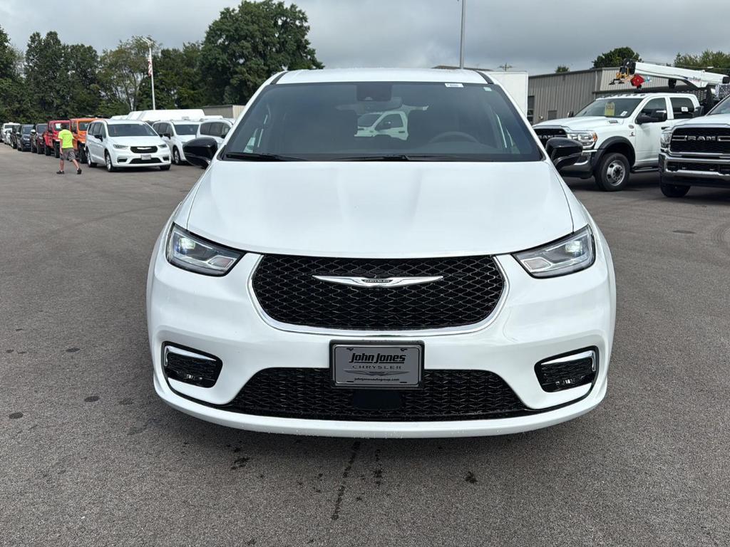 new 2026 Chrysler Pacifica car, priced at $42,960