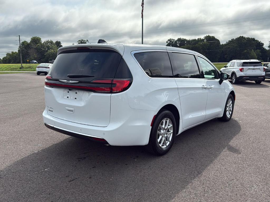 new 2026 Chrysler Pacifica car, priced at $42,960