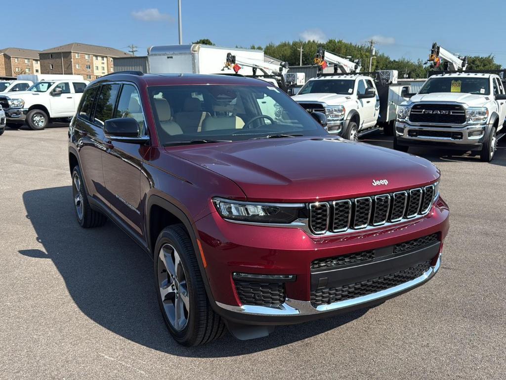 new 2025 Jeep Grand Cherokee L car, priced at $52,160