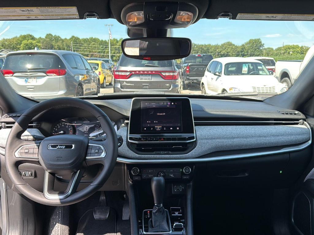 new 2025 Jeep Compass car, priced at $25,760