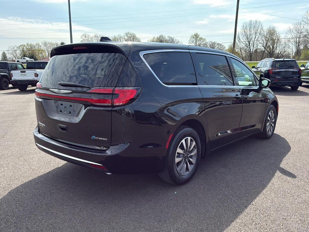 new 2025 Chrysler Pacifica Hybrid car, priced at $48,337
