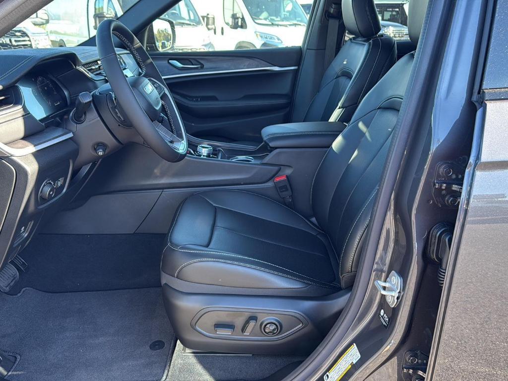 new 2025 Jeep Grand Cherokee L car, priced at $50,247