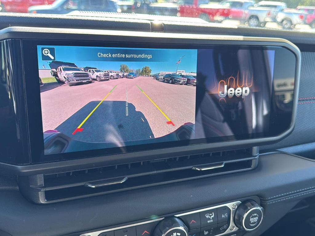 new 2025 Jeep Gladiator car, priced at $50,614