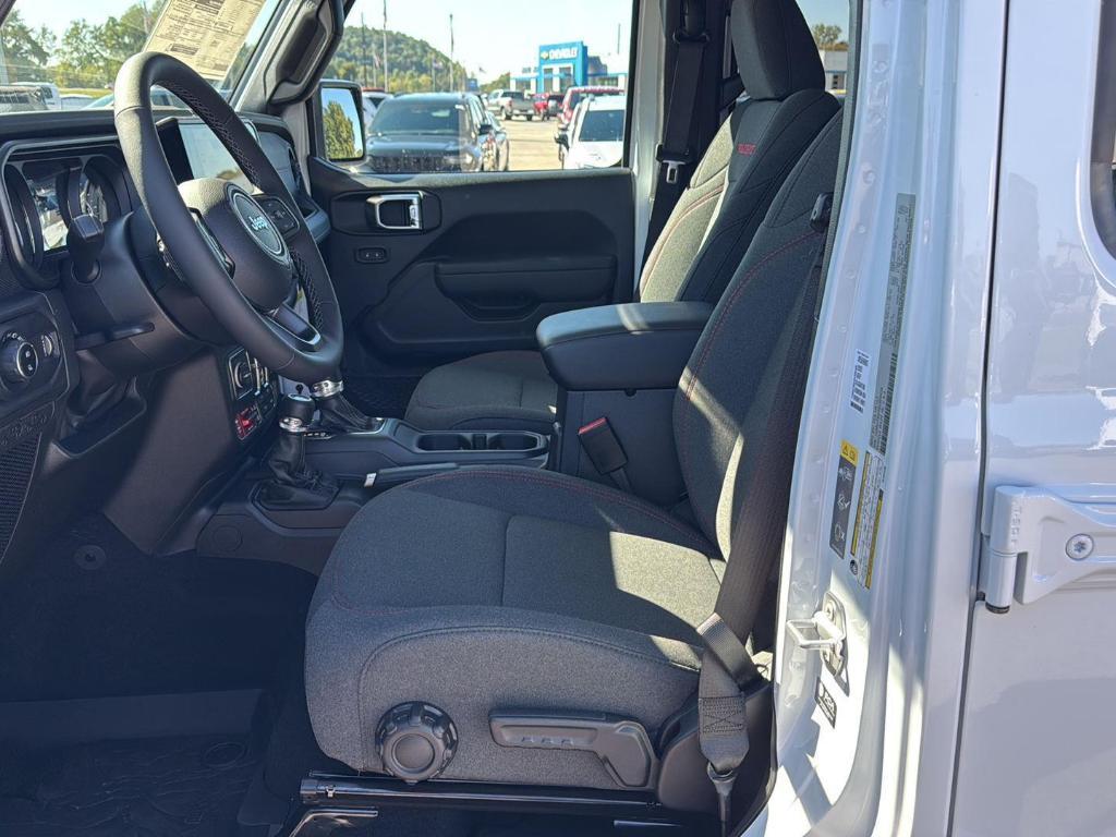 new 2025 Jeep Gladiator car, priced at $50,614