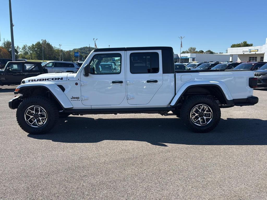 new 2025 Jeep Gladiator car, priced at $50,614