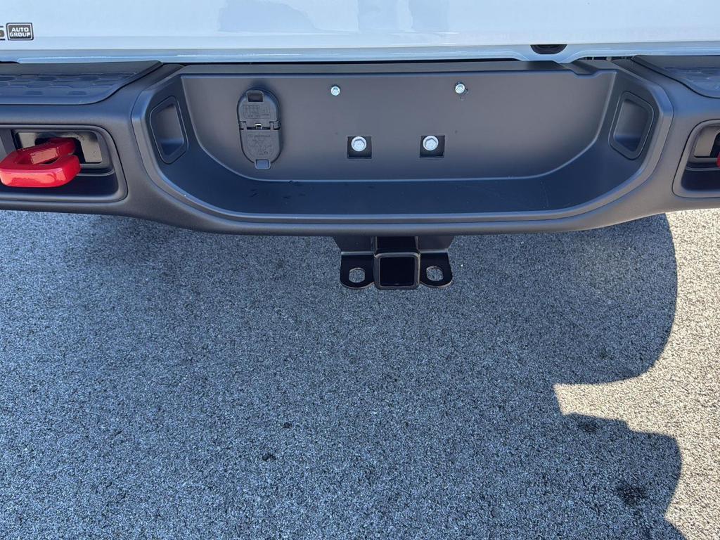 new 2025 Jeep Gladiator car, priced at $50,614