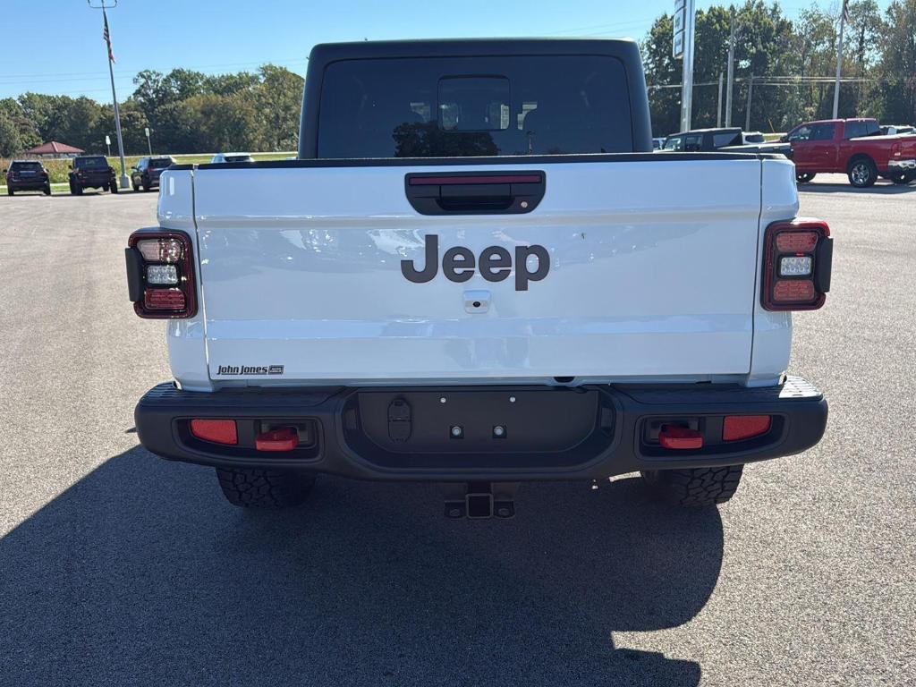 new 2025 Jeep Gladiator car, priced at $50,614