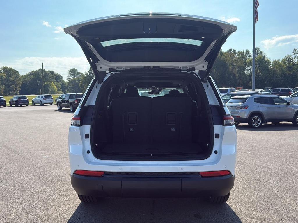 new 2025 Jeep Grand Cherokee L car, priced at $44,780