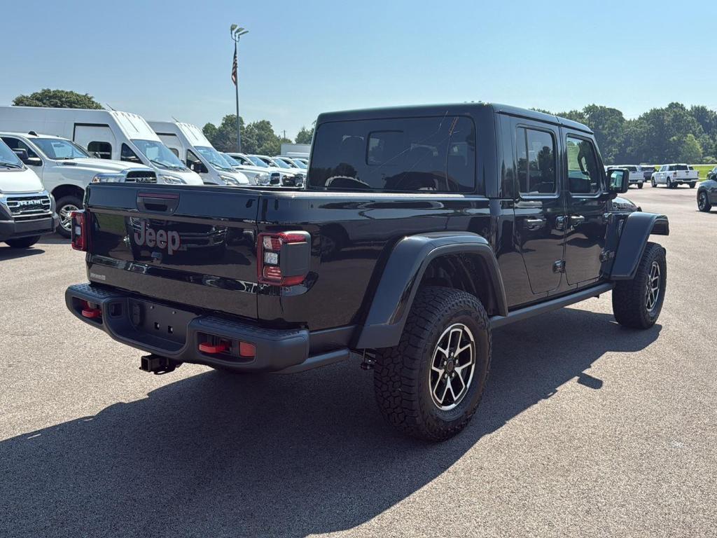 new 2025 Jeep Gladiator car, priced at $51,565