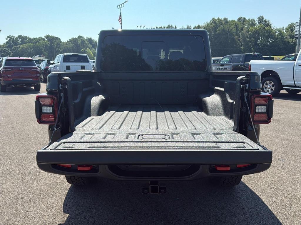 new 2025 Jeep Gladiator car, priced at $51,565