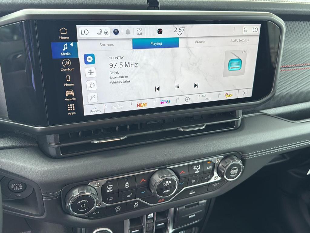 new 2025 Jeep Gladiator car, priced at $51,565
