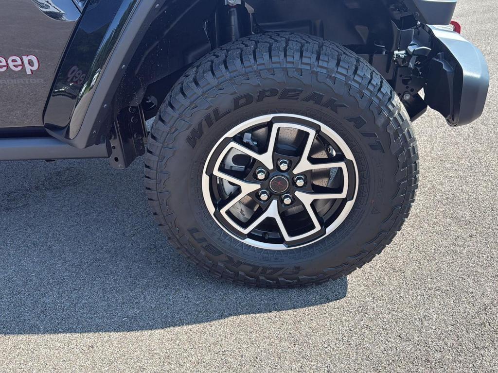 new 2025 Jeep Gladiator car, priced at $51,565