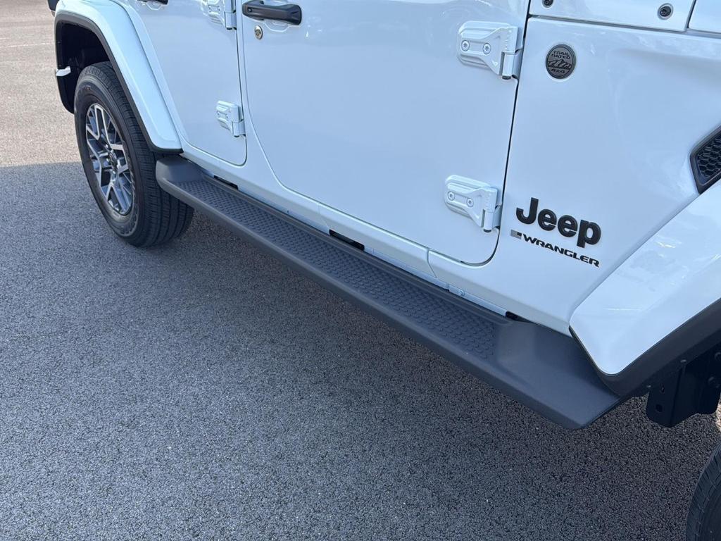 new 2025 Jeep Wrangler car, priced at $53,902