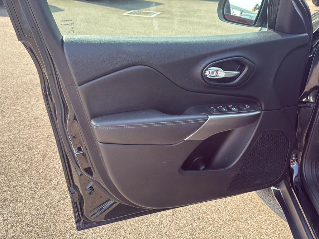 used 2021 Jeep Cherokee car, priced at $17,900